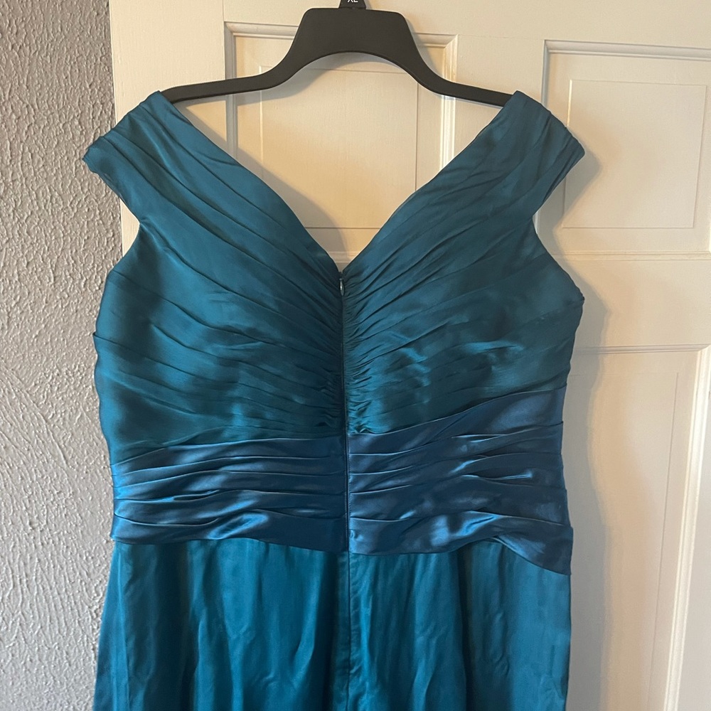 Satin-Top Teal Formal Gown - Picture 2 of 4